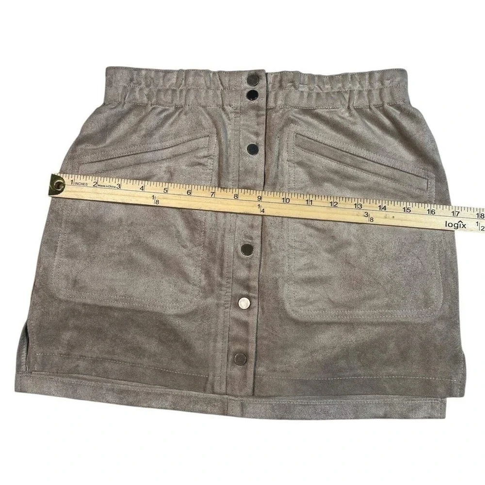 BCBGMAXAZRIA Faux Suede Mini Skirt Button Front Pockets Beige XXS‎ Nwot ($138)
